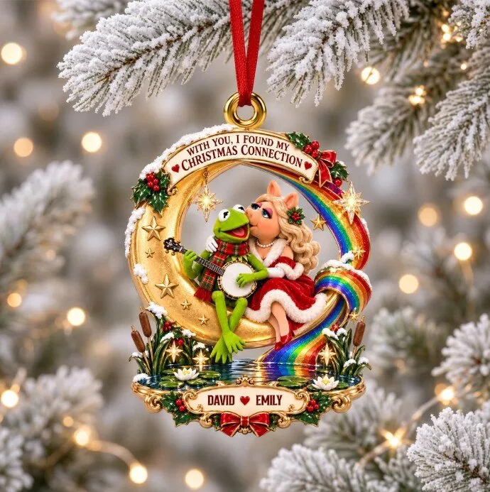 Kissing Couple Christmas Ornament - Personalized Gifts